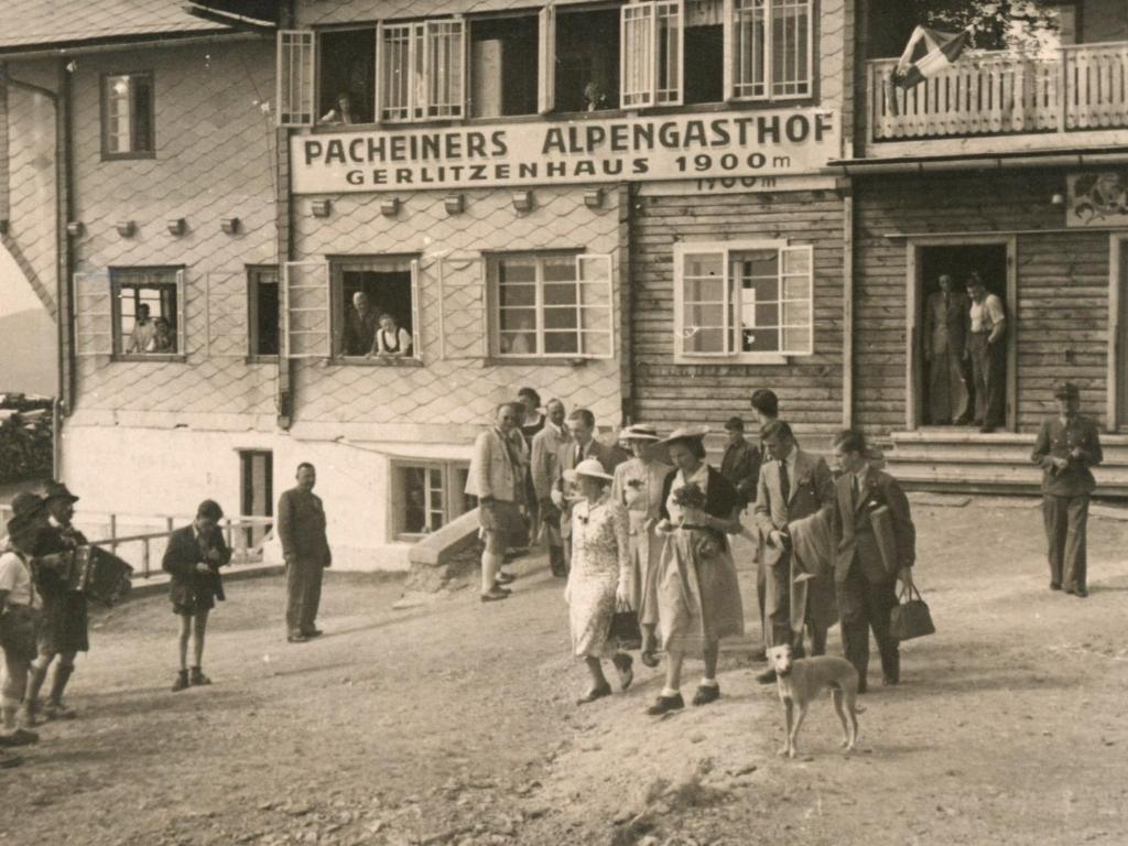 Alpinhotel Pacheiner Treffen Exterior foto